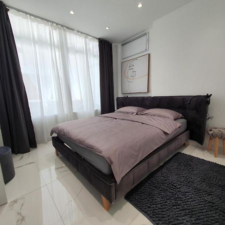 Apartmani Lavin Малинска Екстериор снимка