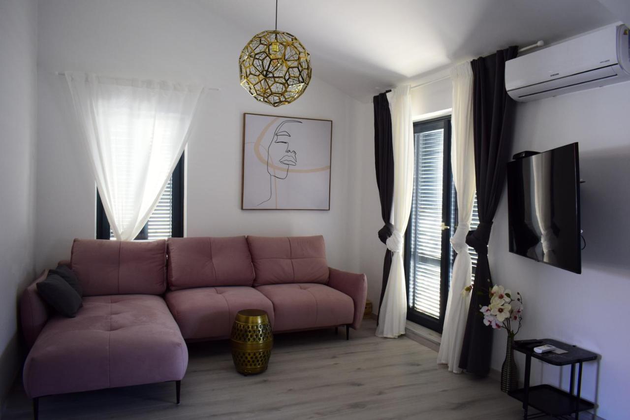 Apartmani Lavin Малинска Екстериор снимка