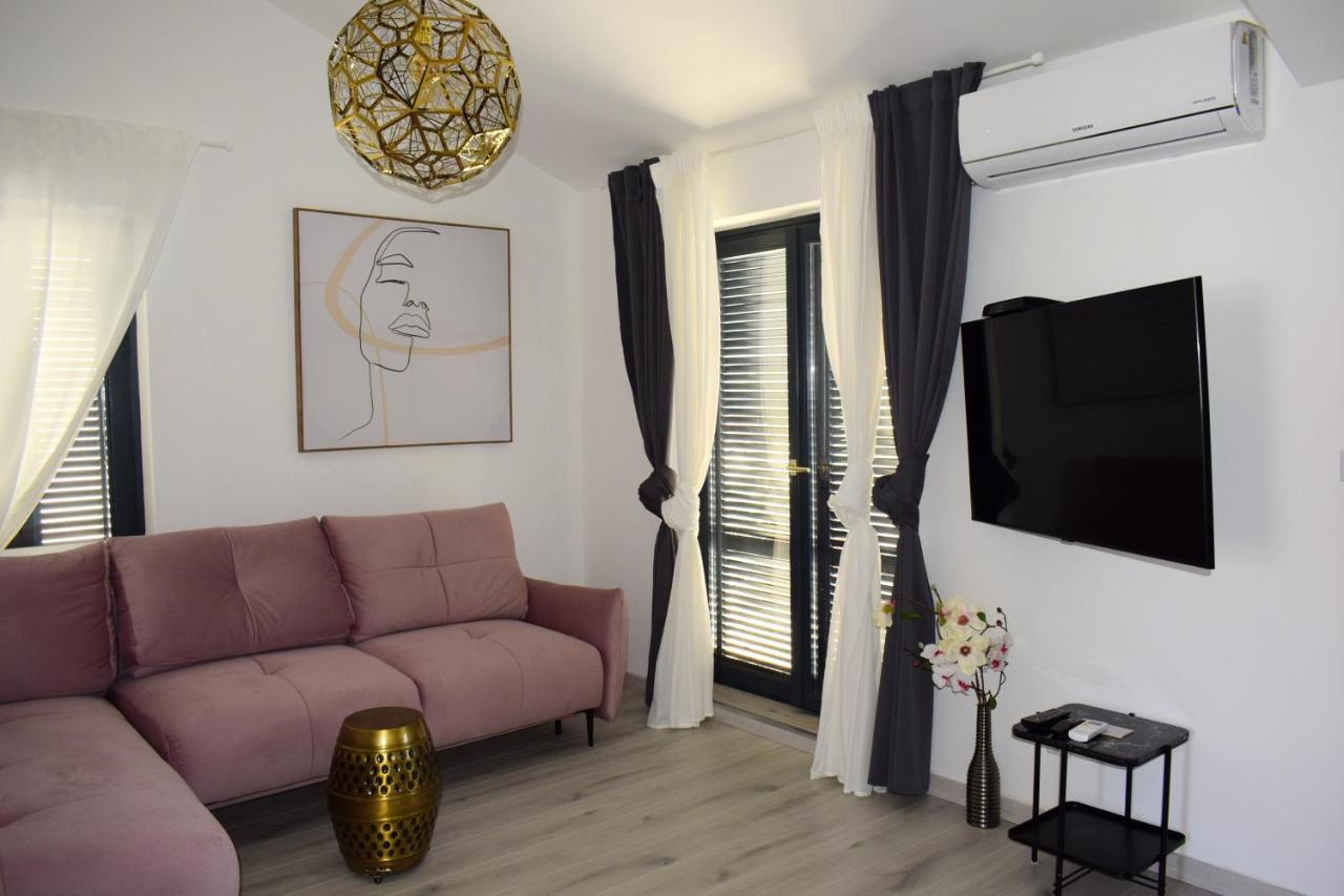 Apartmani Lavin Малинска Екстериор снимка
