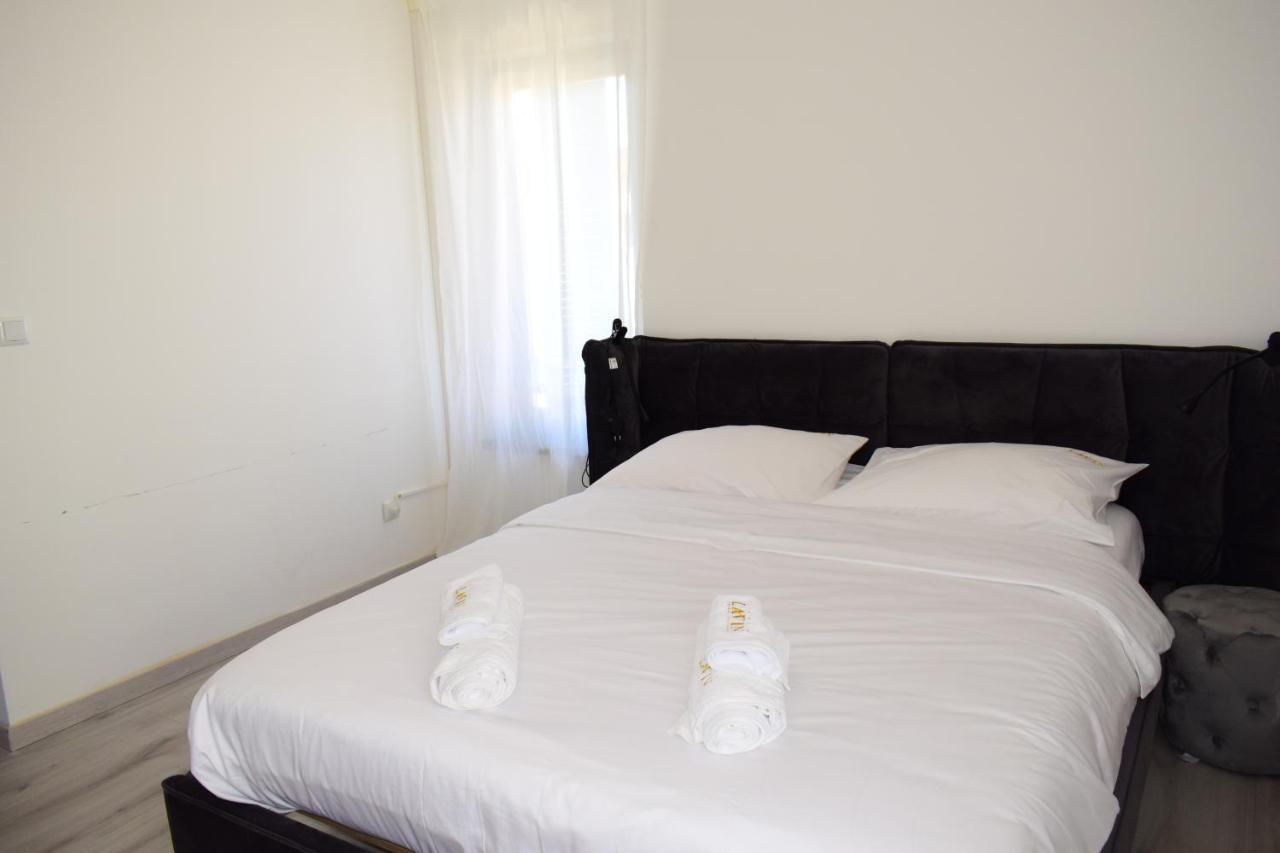Apartmani Lavin Малинска Екстериор снимка