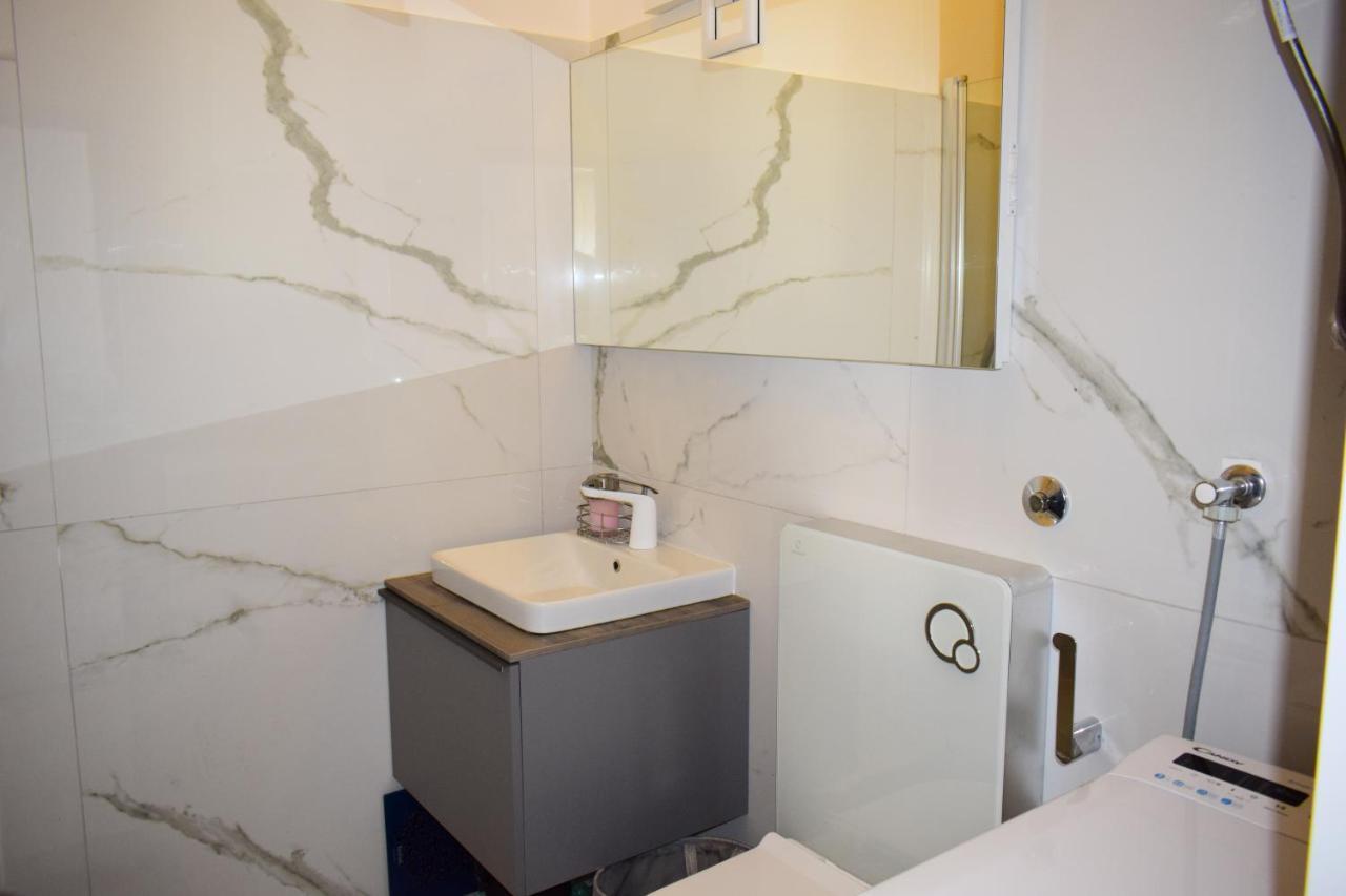 Apartmani Lavin Малинска Екстериор снимка